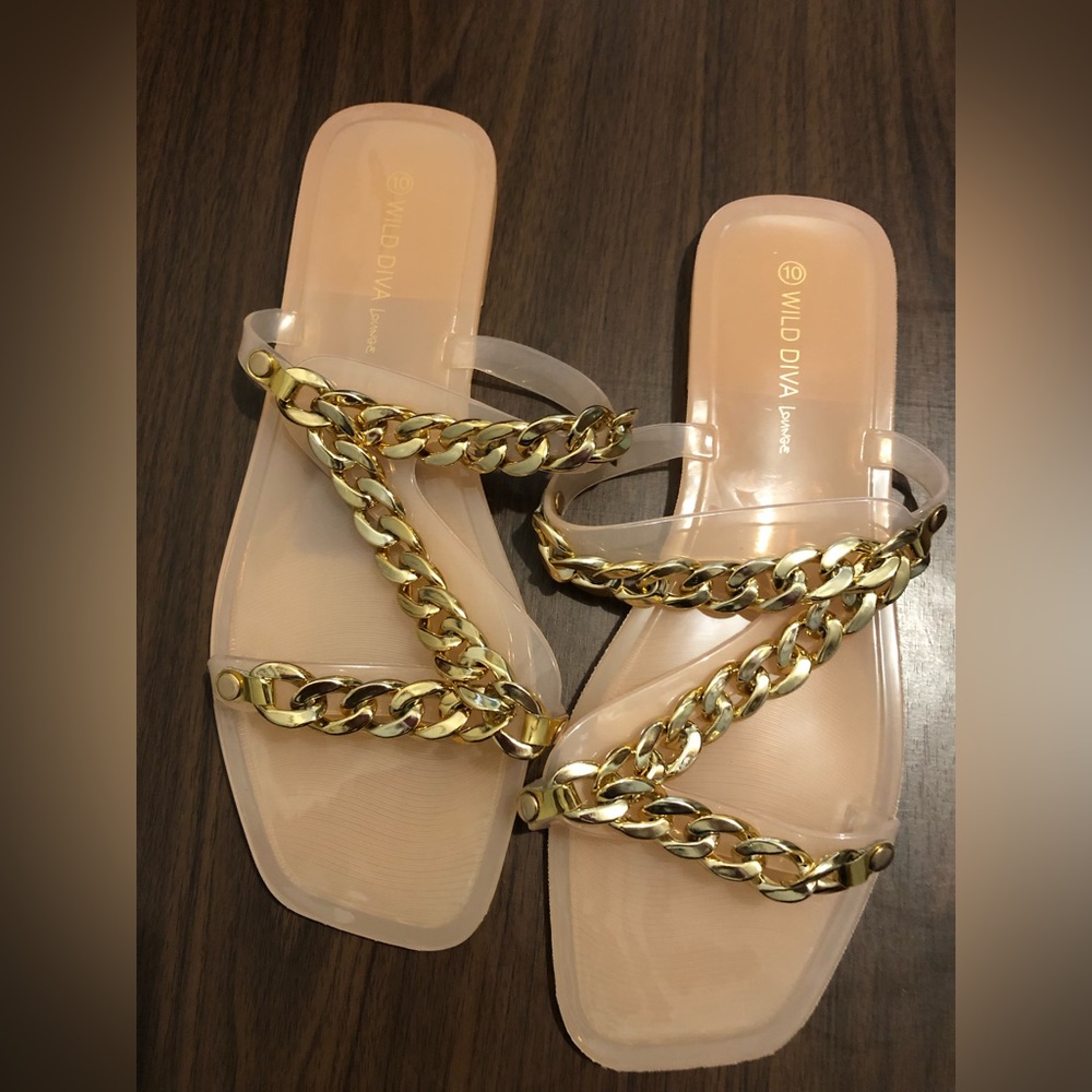 New Wild Diva Lounge Peach Plastic Jelly Flat sandals Size 10 Gold chain Braided